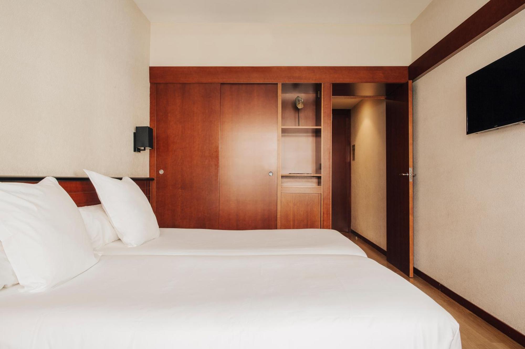 Double or Twin Room (1-2 Adults),1207905031:JPEG